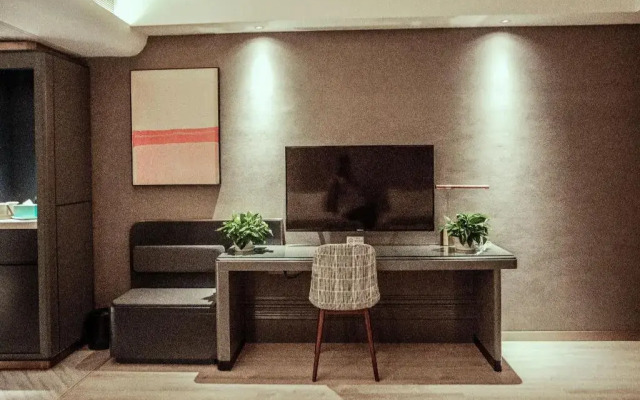 Lanou Hotel (Guiyang Huaxi District Meide Government House Branch)