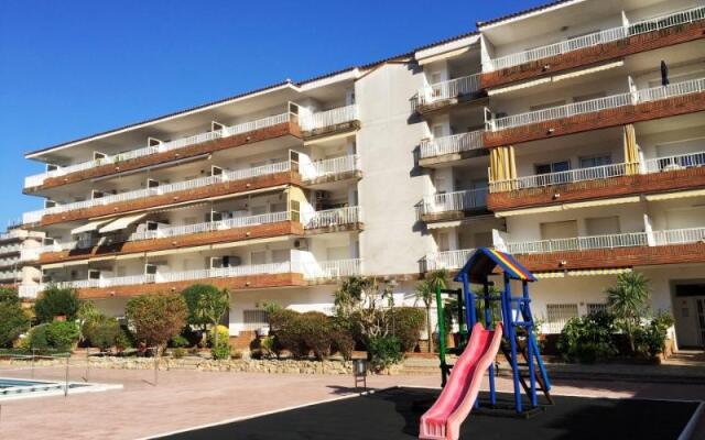 Отель Apartaments AR Lotus Испания, Бланес - отзывы, цены и фото номеров - забронировать отель Apartaments AR Lotus онлайн вид на фасад