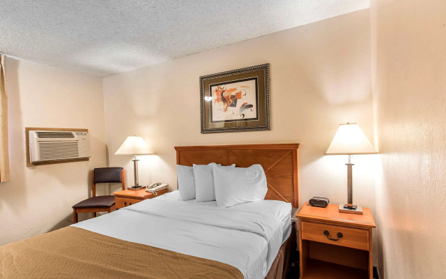 Brentwood Inn Clinton