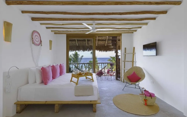 Punta Blanca | Beachfront Boutique Hotel