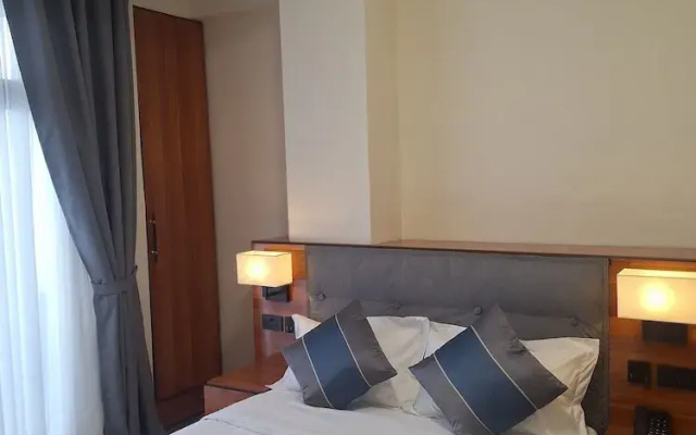 Point Central Hotel