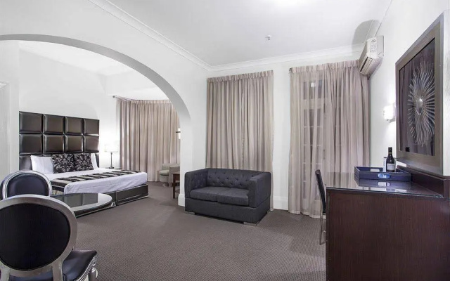 Mercure Maitland Monte Pio