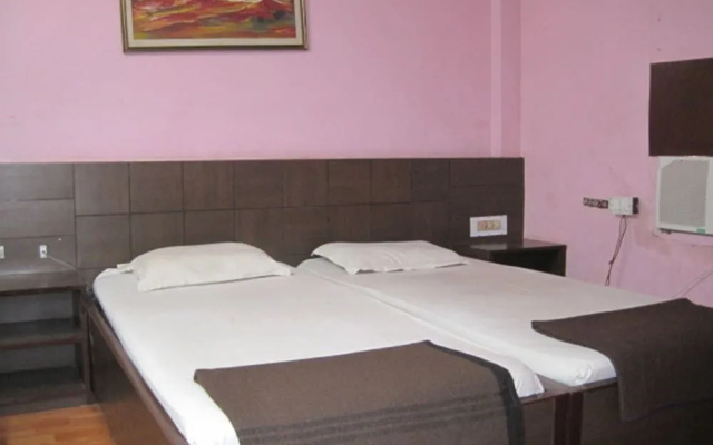 Hotel Arya Palace