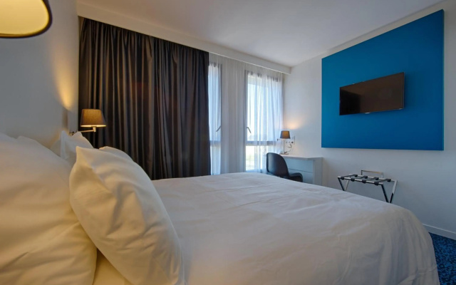 Le NexHotel