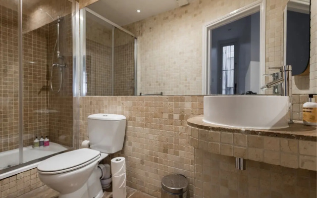 The Bayswater Gardens - Bright & Central 3BDR Home in Bayswater