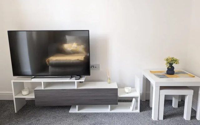 Greenhithe Flat-kent- 20 Mins to London-petsok