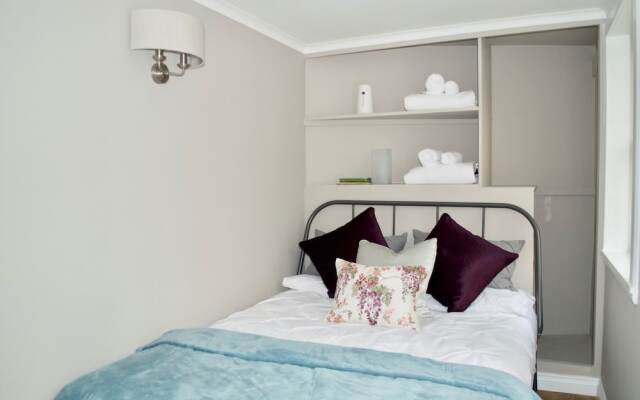 Отель Central 2 Bedroom Home in Edinburgh Эдинбург комната для гостей
