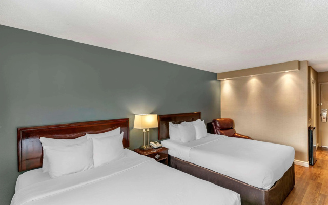 Econo Lodge Hotel Brossard