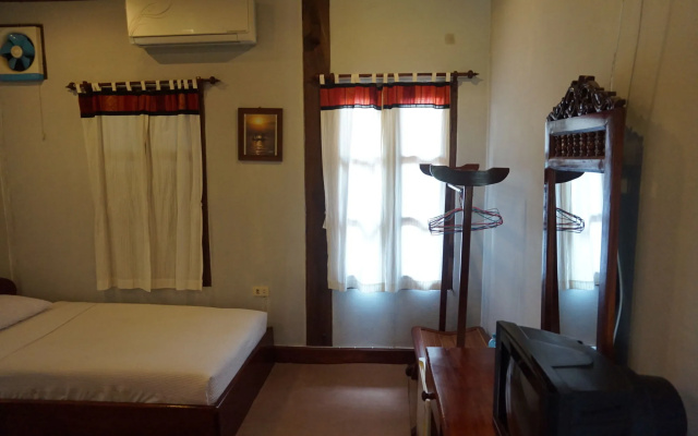 Ouis Guesthouse