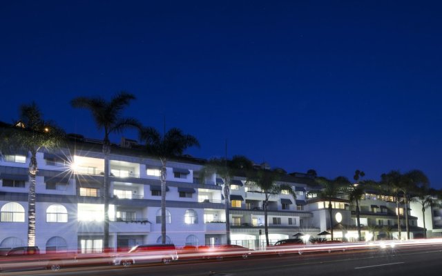 Отель Riviera Beach & Shores Resorts США, Дана-Пойнт - отзывы, цены и фото номеров - забронировать отель Riviera Beach & Shores Resorts онлайн вид на фасад