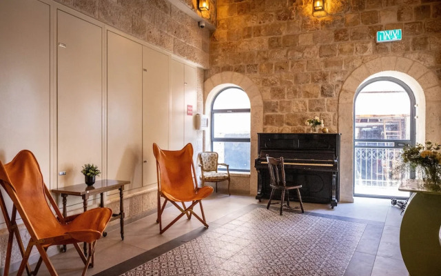 Old Charm & Modern Meets by Sea N' Rent