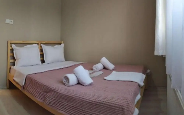 Step Apartments