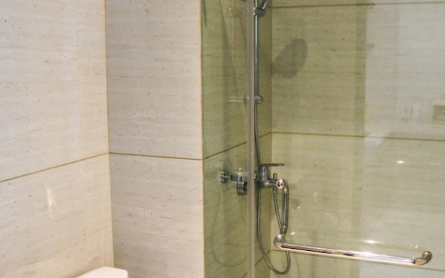 Studio @ Brooklyn SOHO & Suites Alam Sutera Apartment By Travelio