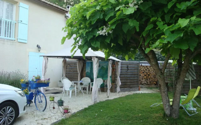 Studio in Sarlat-la-canéda, With Enclosed Garden and Wifi