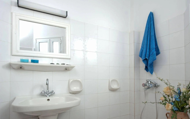 Melissa Apartments, Studios & Suites