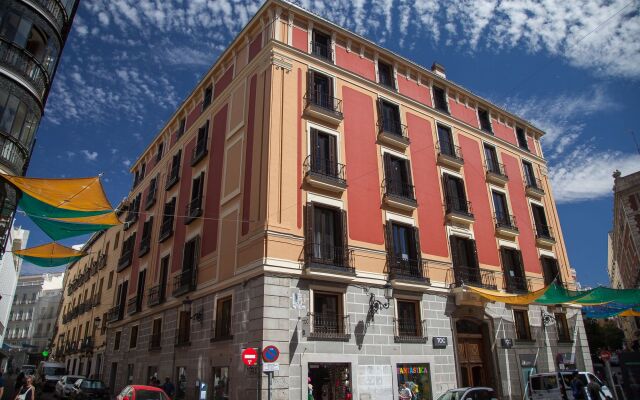 Отель Toc Hostel Madrid Испания, Мадрид - 3 отзыва об отеле, цены и фото номеров - забронировать отель Toc Hostel Madrid онлайн вид на фасад