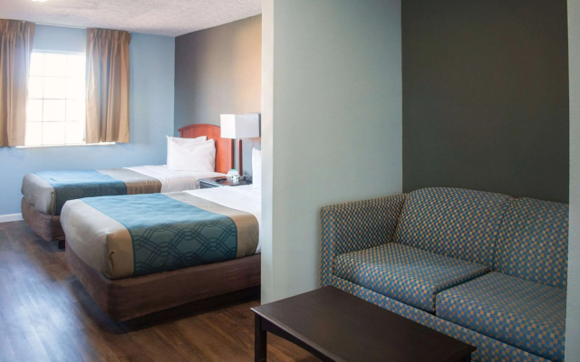 Econo Lodge Inn & Suites Sandusky South