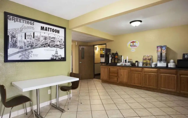 Super 8 by Wyndham Mattoon