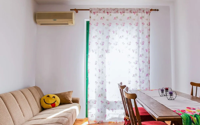 Scenic Apartment in Pakoštane near Sea & Town Center