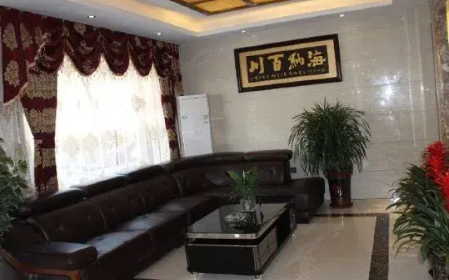 Xinyang Lakeside Boutique Hotel