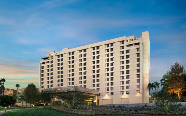 Marriott Riverside at the Convention Center