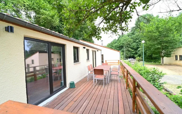 Bungalow by Lake Rabais in Virton