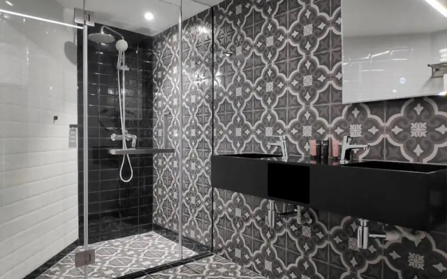Magenta Standard Twin room (twin beds) · Loop On Leith George Town Penang Hotel — photo 4