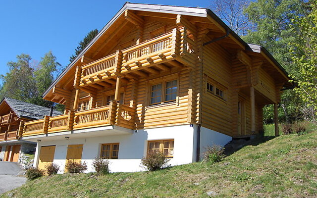 Отель Edelweiss - Six Bedroom Нендаз вид на фасад