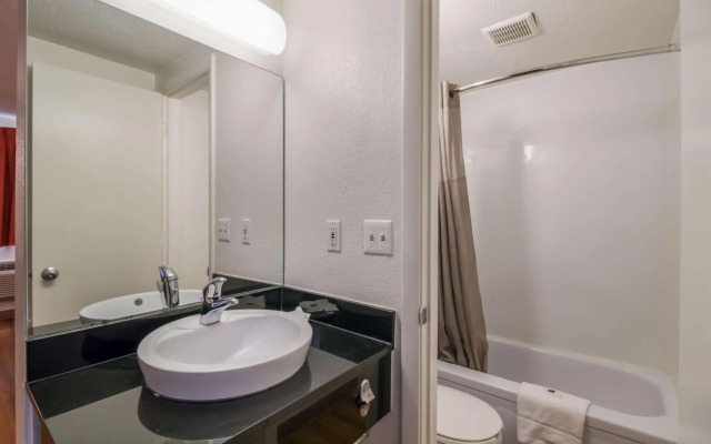 Park Inn by Radisson, Fargo West Acres