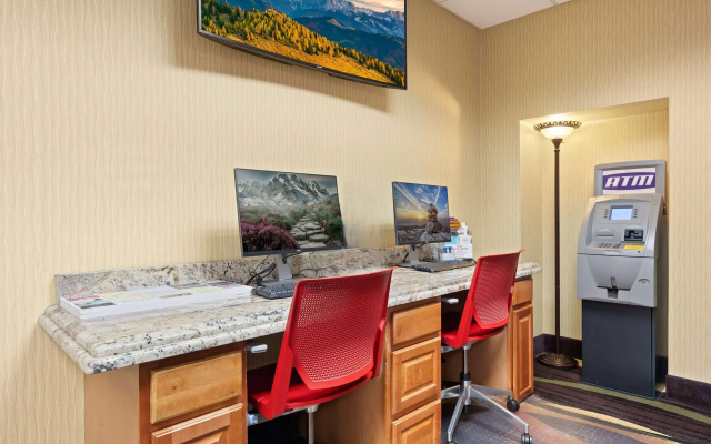 AmericInn by Wyndham Denver Airport