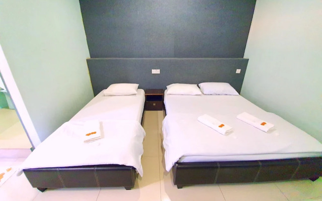 OYO 89737 Hotel Tishoa