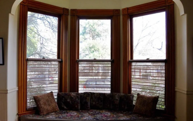 Pelton Vacation Rental