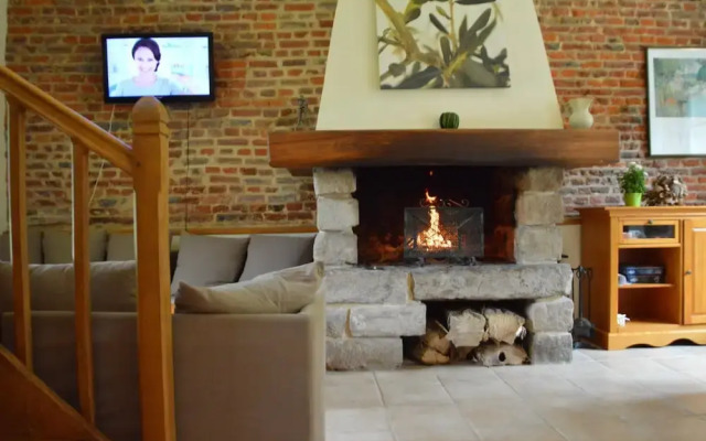 Holiday Home in a Historic Building Near Montreuil