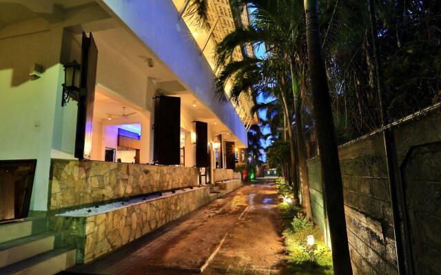 St. Lachlan Hotel & Suites вид на фасад