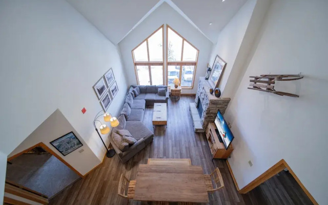 Gateway Lodge 5096