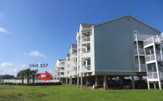 Jubilee Landing 107 by RedAwning