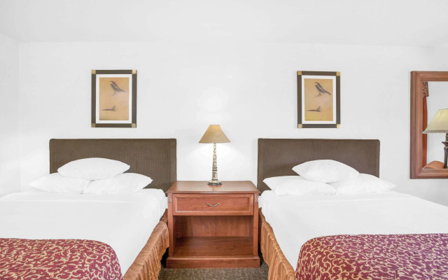 Ramada by Wyndham Barstow