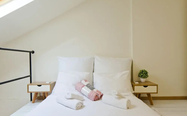 Stylish flat at Rothschild boulevard