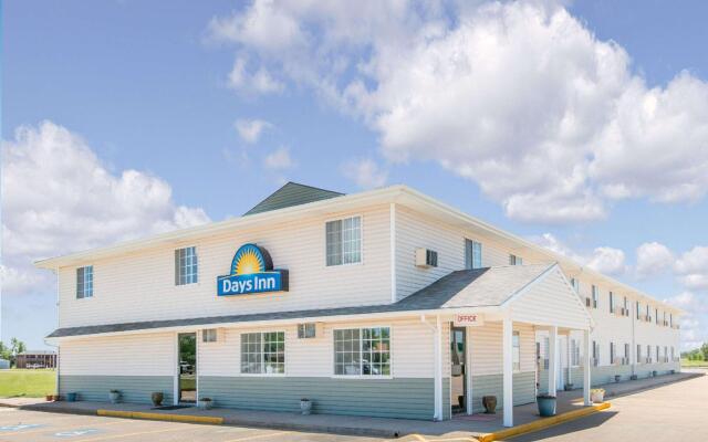 Отель Days Inn by Wyndham Great Bend США, Хойзингтон - отзывы, цены и фото номеров - забронировать отель Days Inn by Wyndham Great Bend онлайн вид на фасад