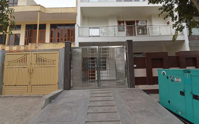 Oyo 19525 Rg Corporate Suites