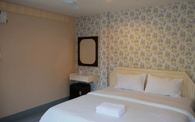 All Day Hotel