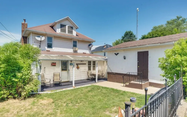 Cozy Iowa Getaway w/ Patio & Fenced-in Yard!