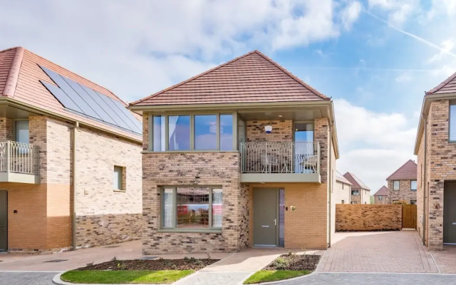 Stylish 4-br House - Free Parking Nice Garden