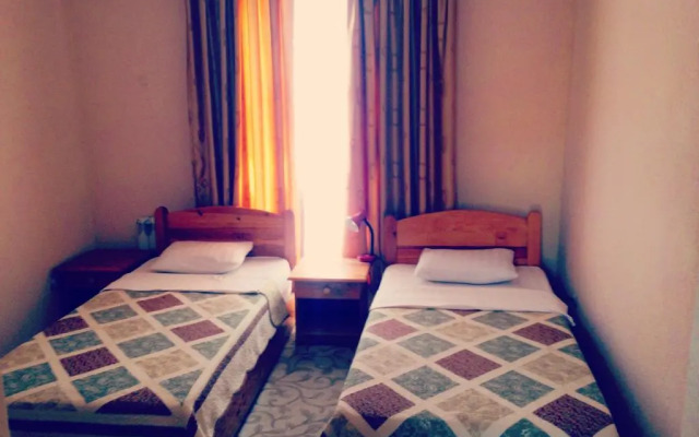 Caravan Hotel
