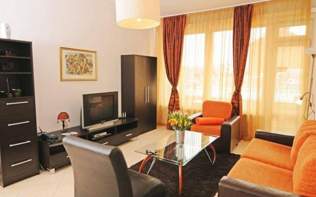 Отель Nadin Apartment Болгария, София - отзывы, цены и фото номеров - забронировать отель Nadin Apartment онлайн комната для гостей