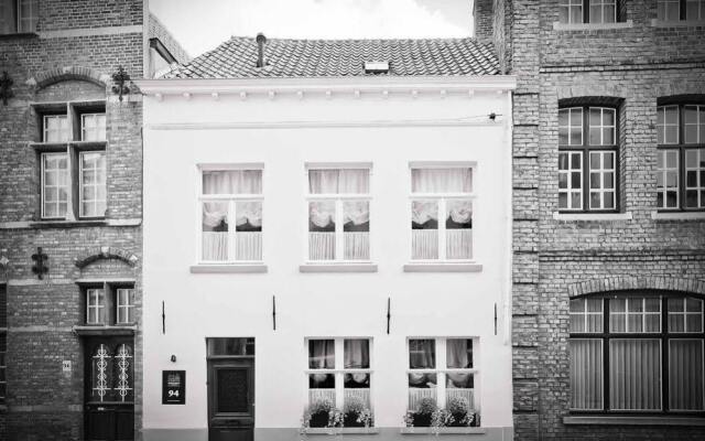 Hotel Groeninghe вид на фасад