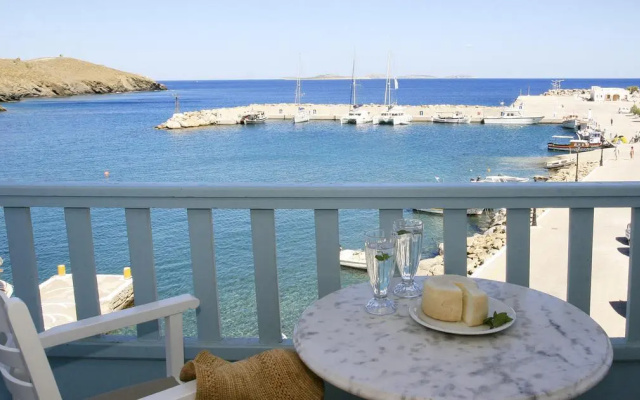 Paradissos Hotel