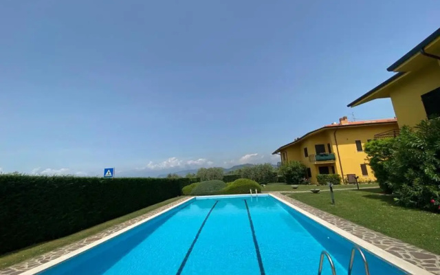 Tiny Costabella
