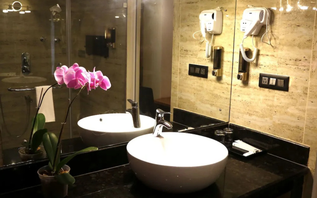 Hotel Leroy Grand - Yeshwanthpur