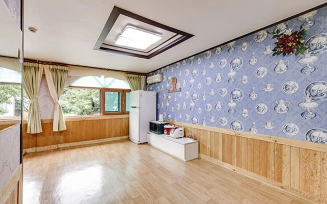 Taean Beach Green Pine Pension